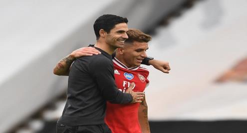 تقارير: النني يتسبب في رحيل توريرا عن أرسنال